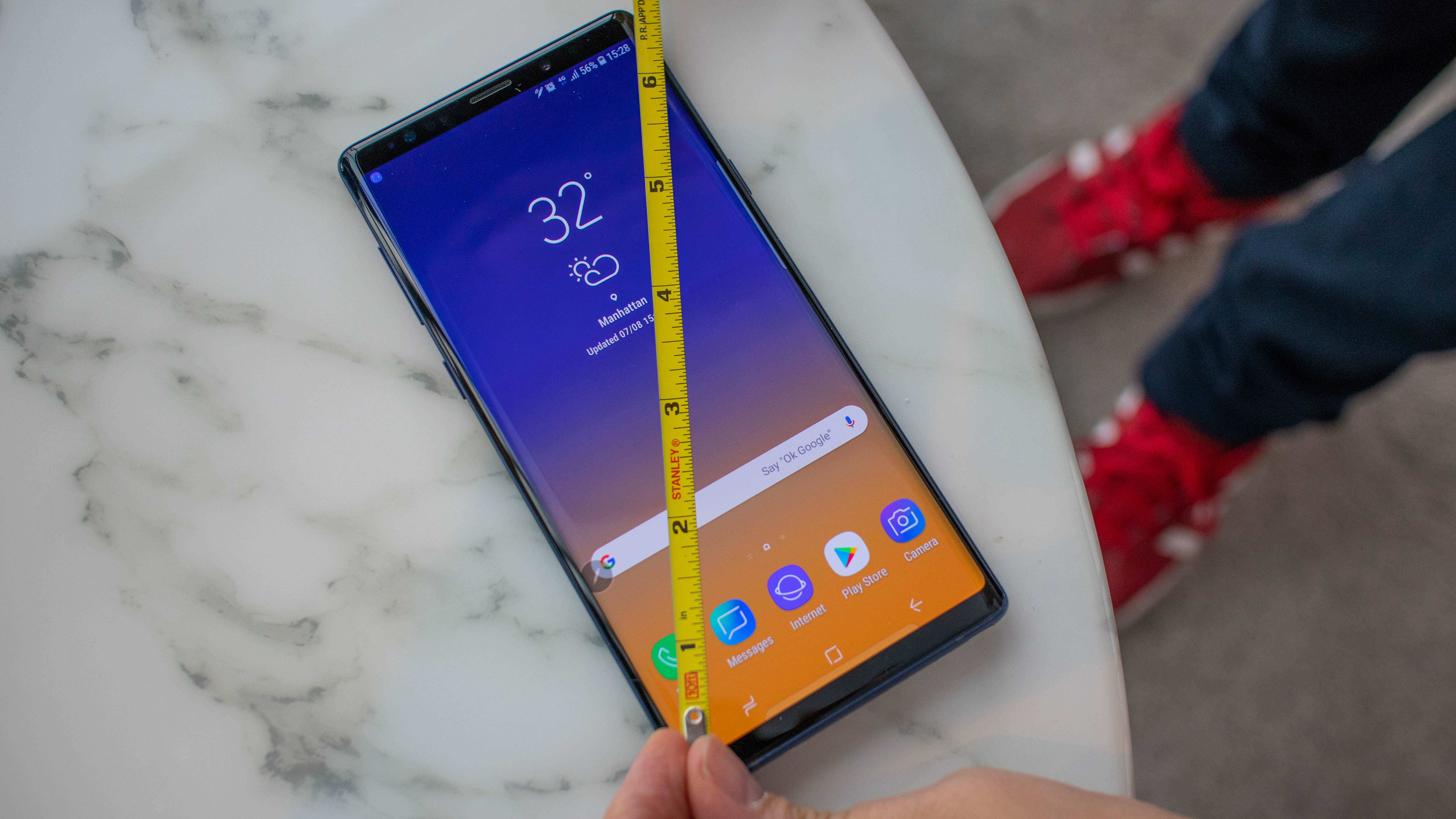 We were the only ones who brought a tape measure to size up the 6.4-inch screen. It's really that big.