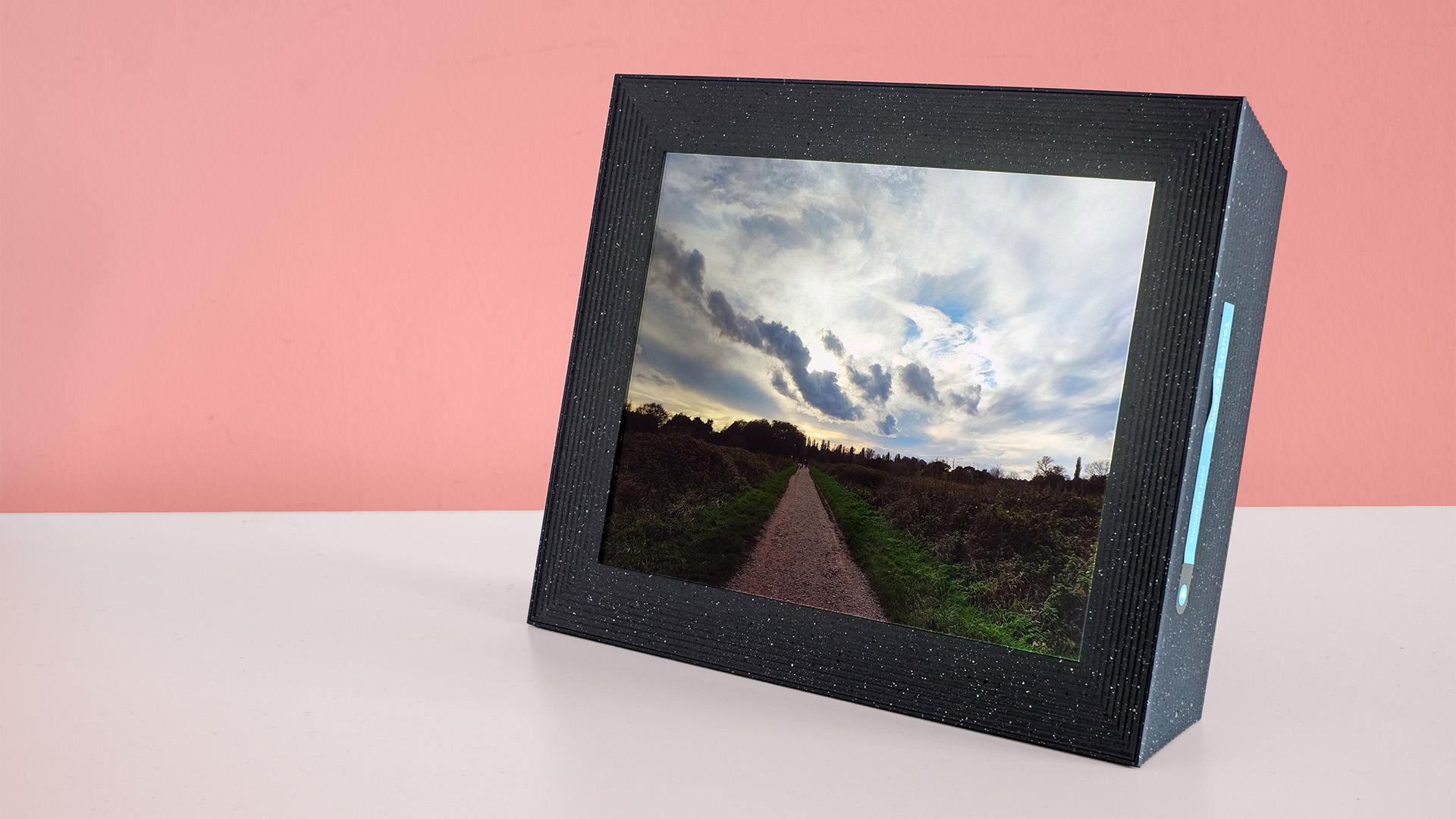 Mason Luxe Aura Digital Photo Frame