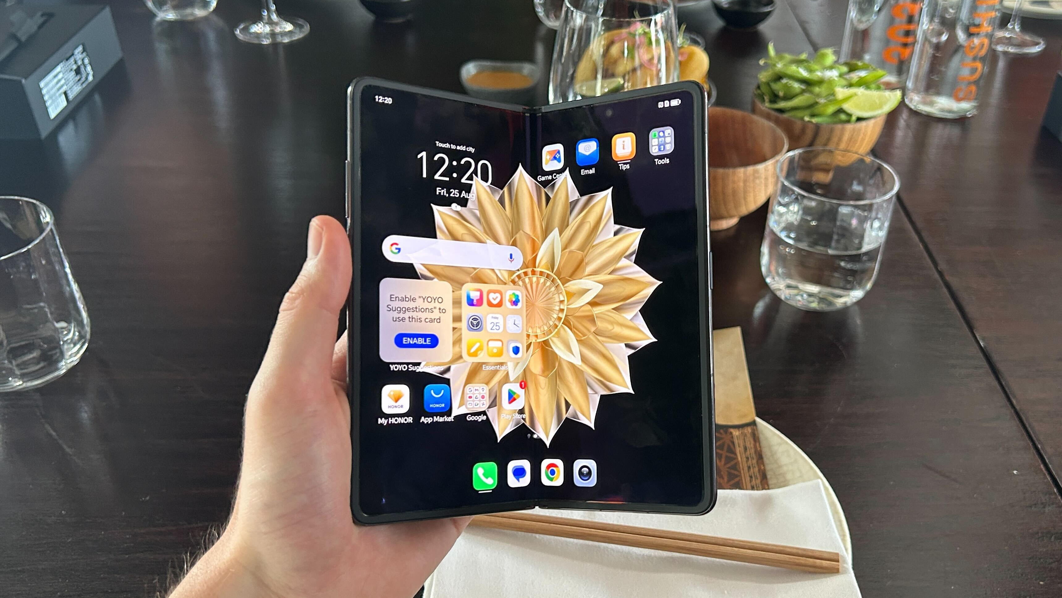 Honor Magic V2 foldable display