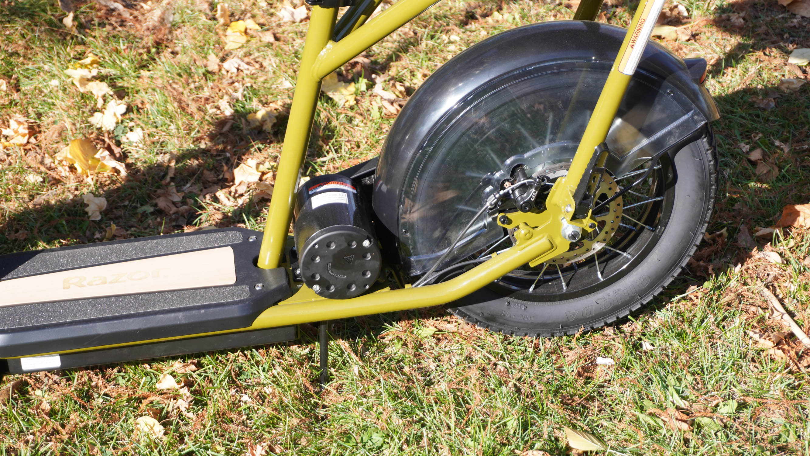 Razor EcoSmart Cargo outdoors