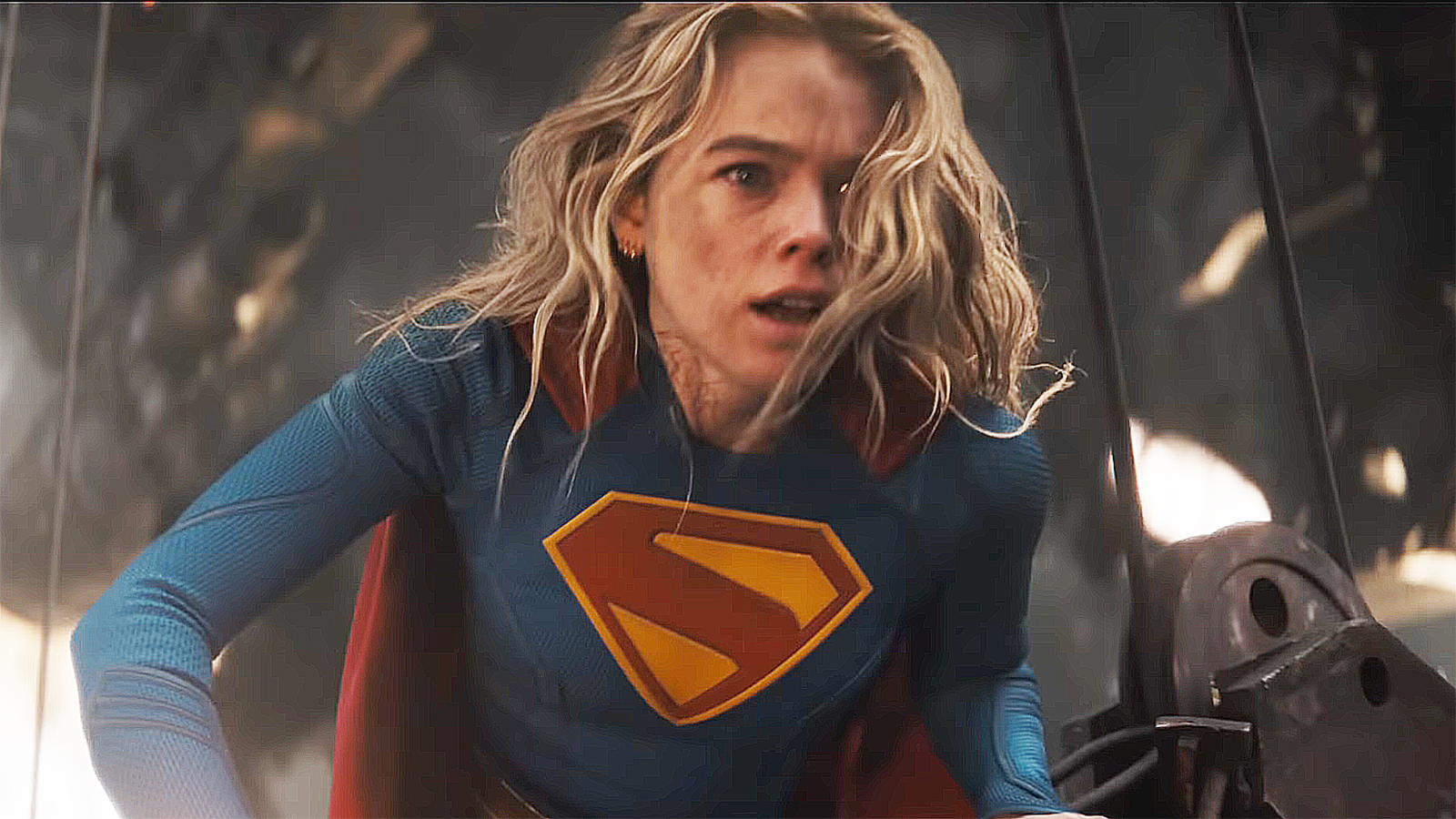 Kara Zor-El looking worried in Supergirl
