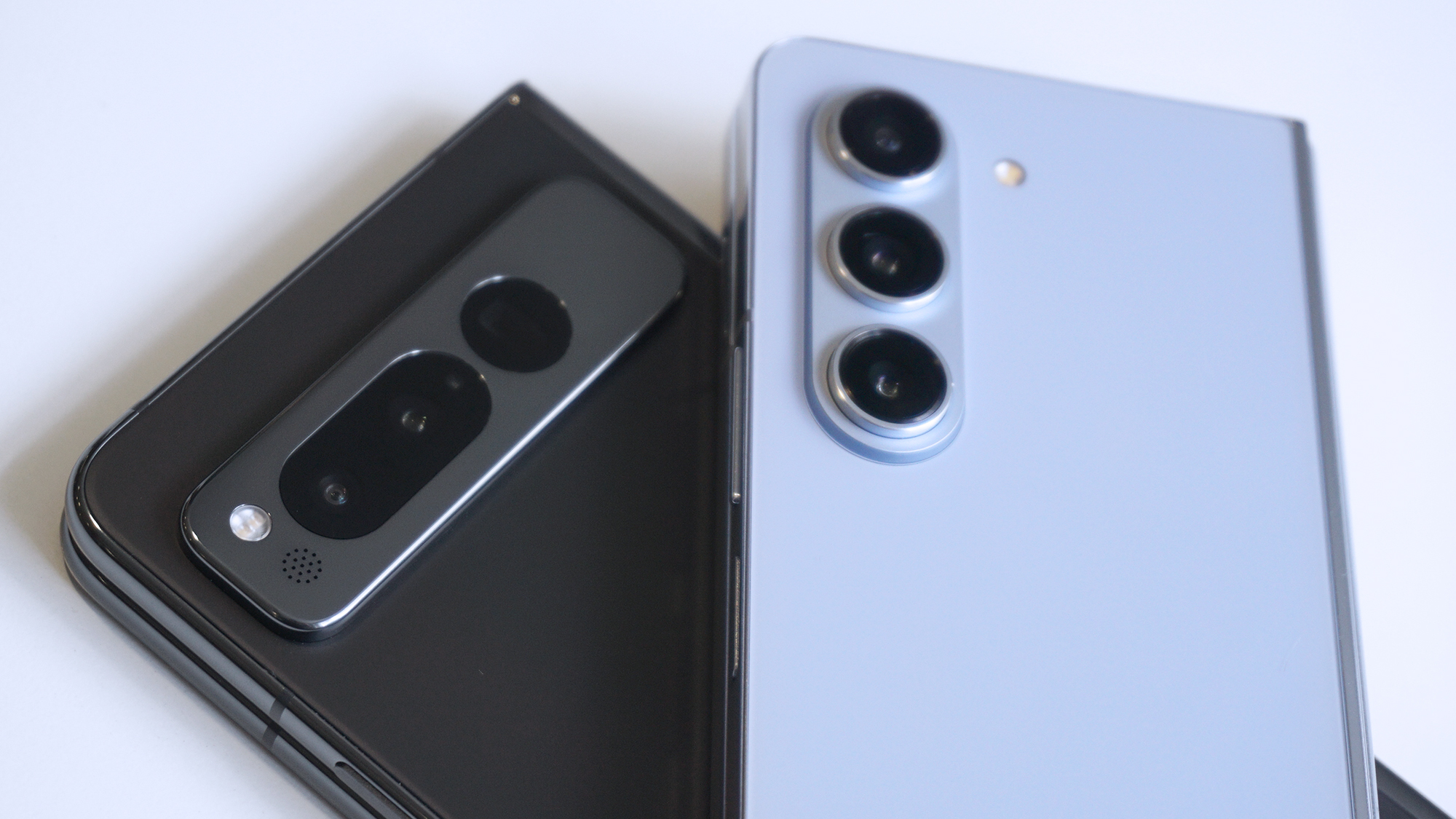 Google Pixel Fold vs Samsung Galaxy Z Fold 5 camera closeup