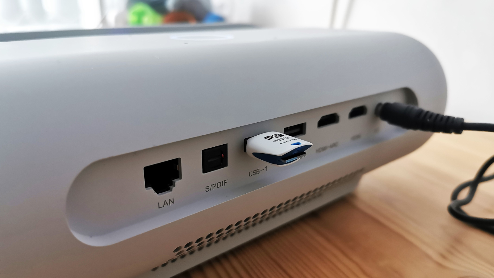 JMGO O1 Ultra-short throw Projector