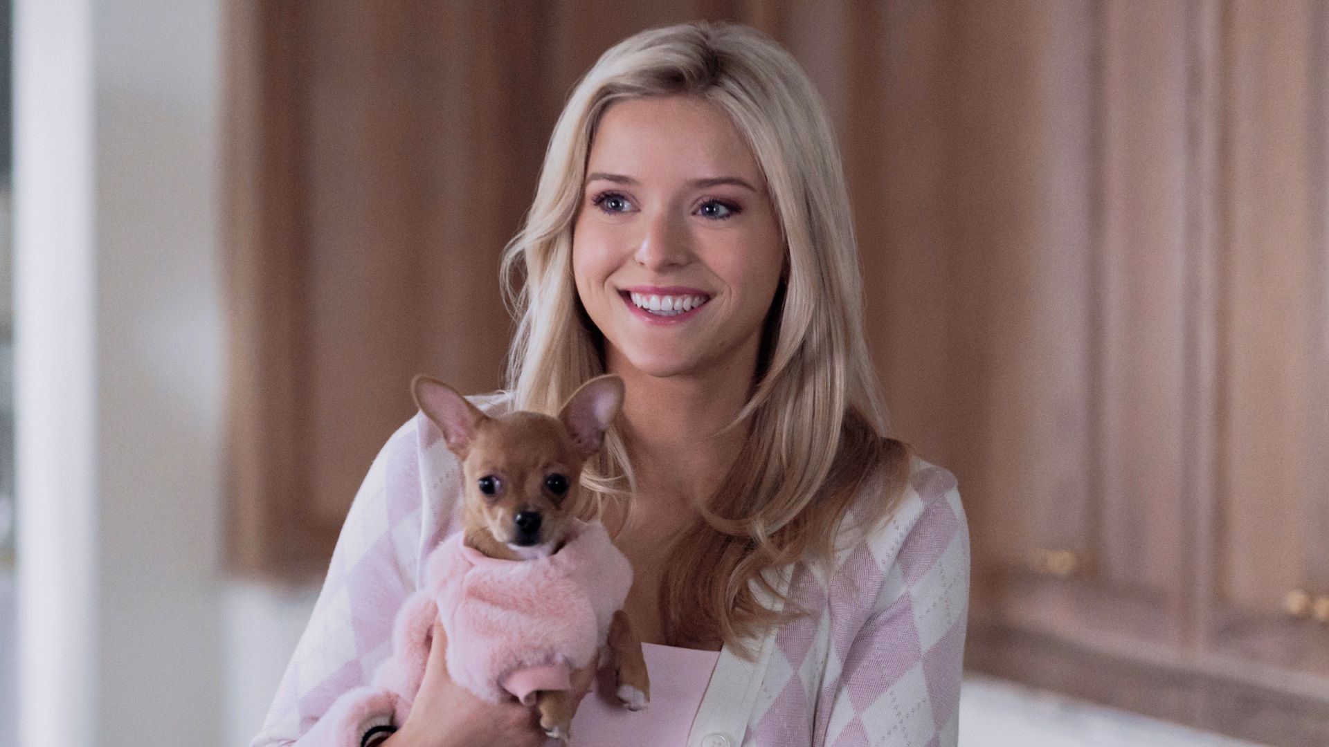 Elle holds bruiser