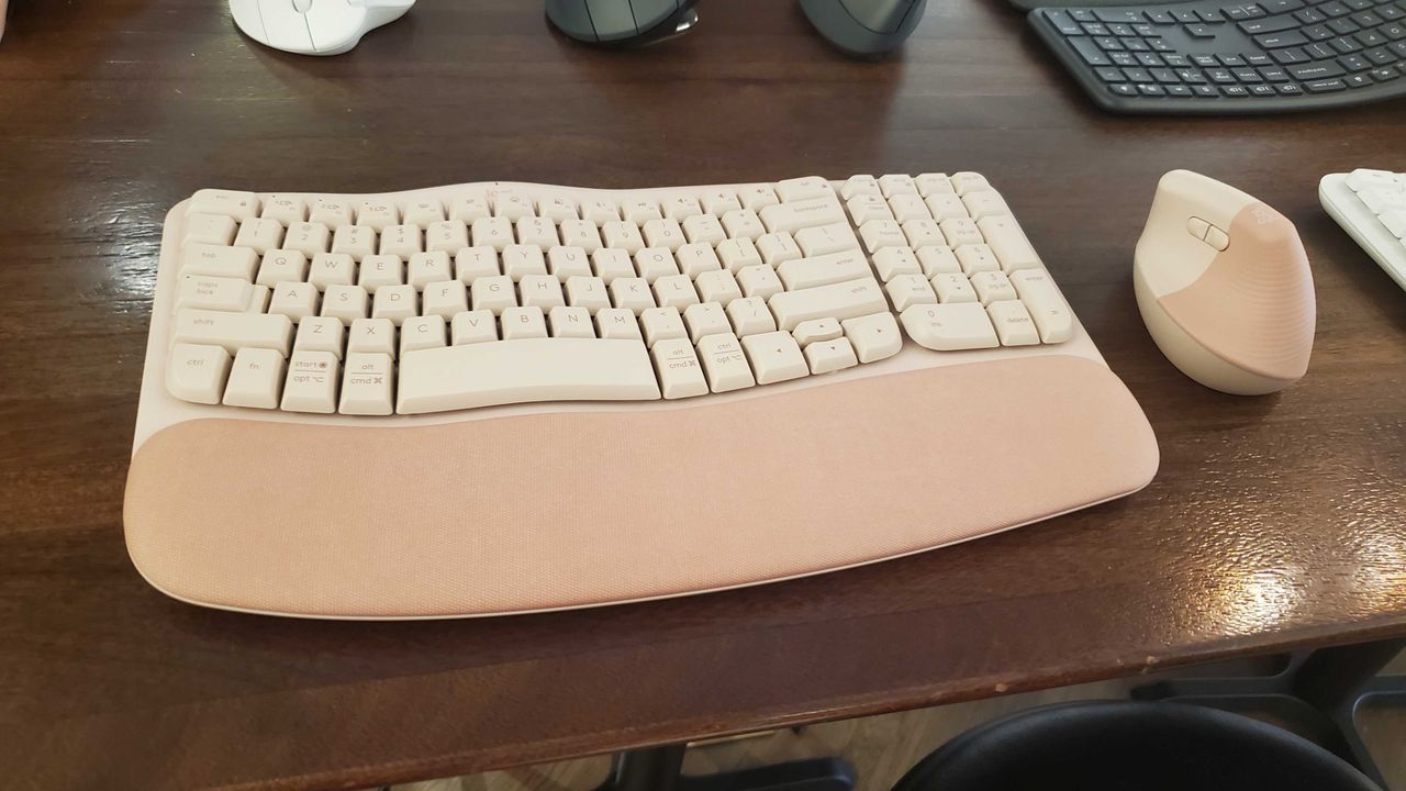pink keyboard