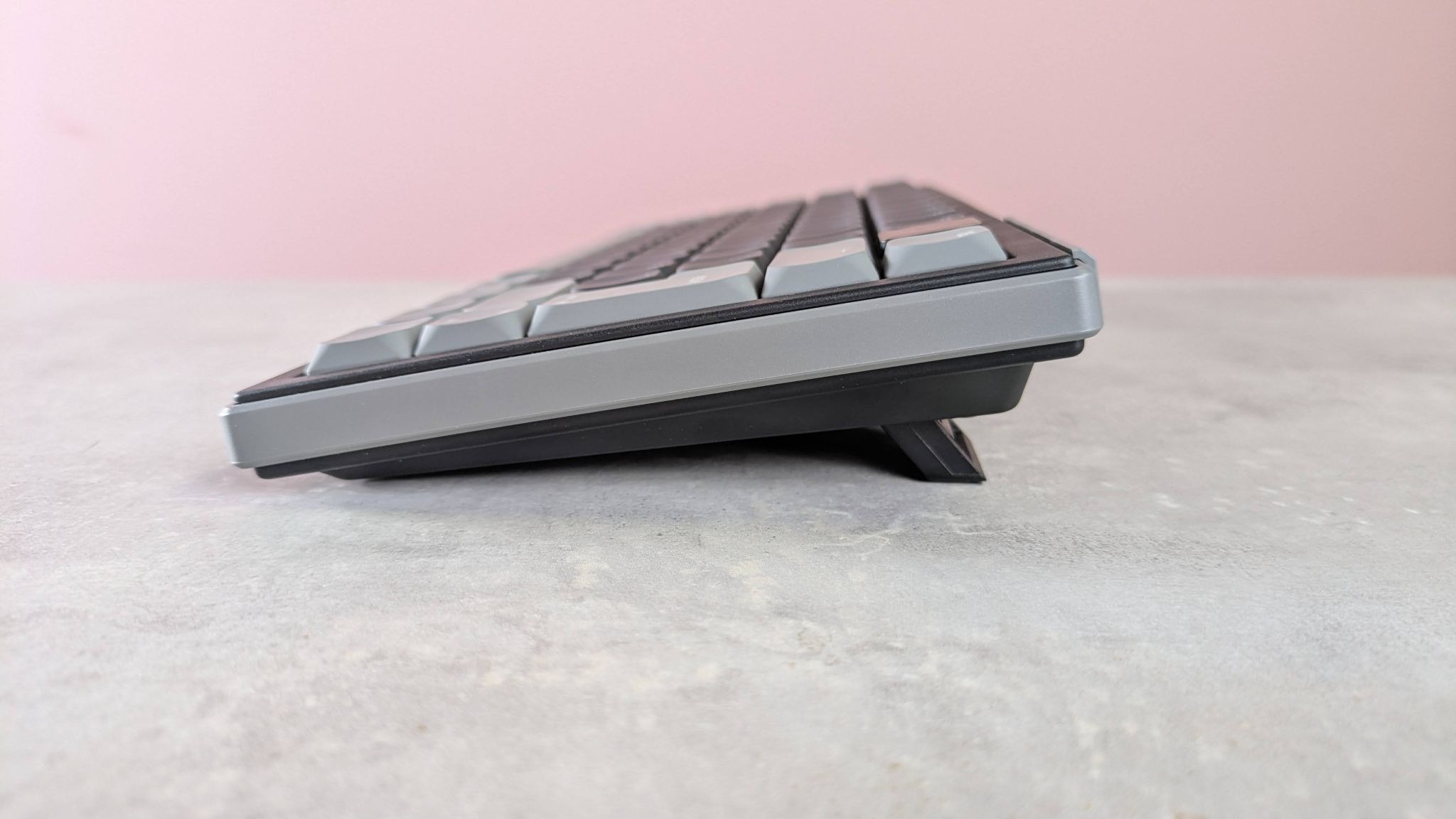 Cherry XTRFY K63W Pro Compact Ultra-Wideband