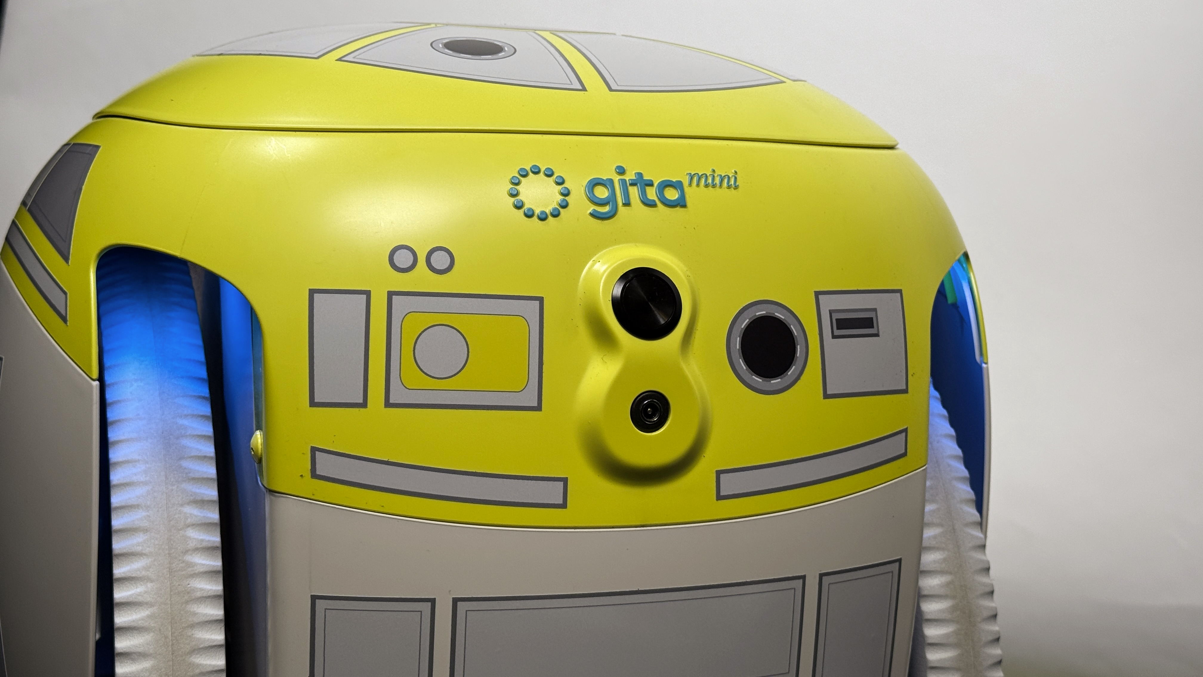 Star Wars Piaggio Fast Forward G1T4-M1N1 Front