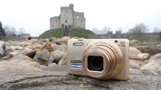 Nikon S7000