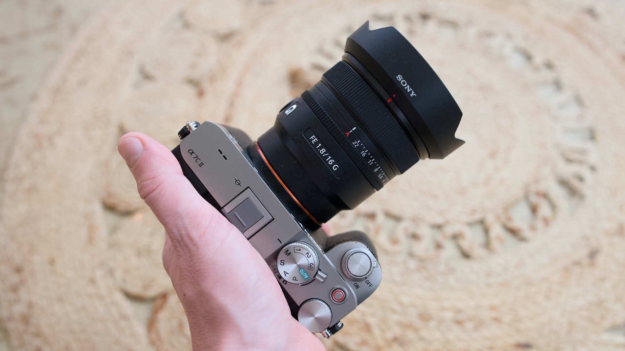 Sony FE 16mm F1.8 G lens indoors