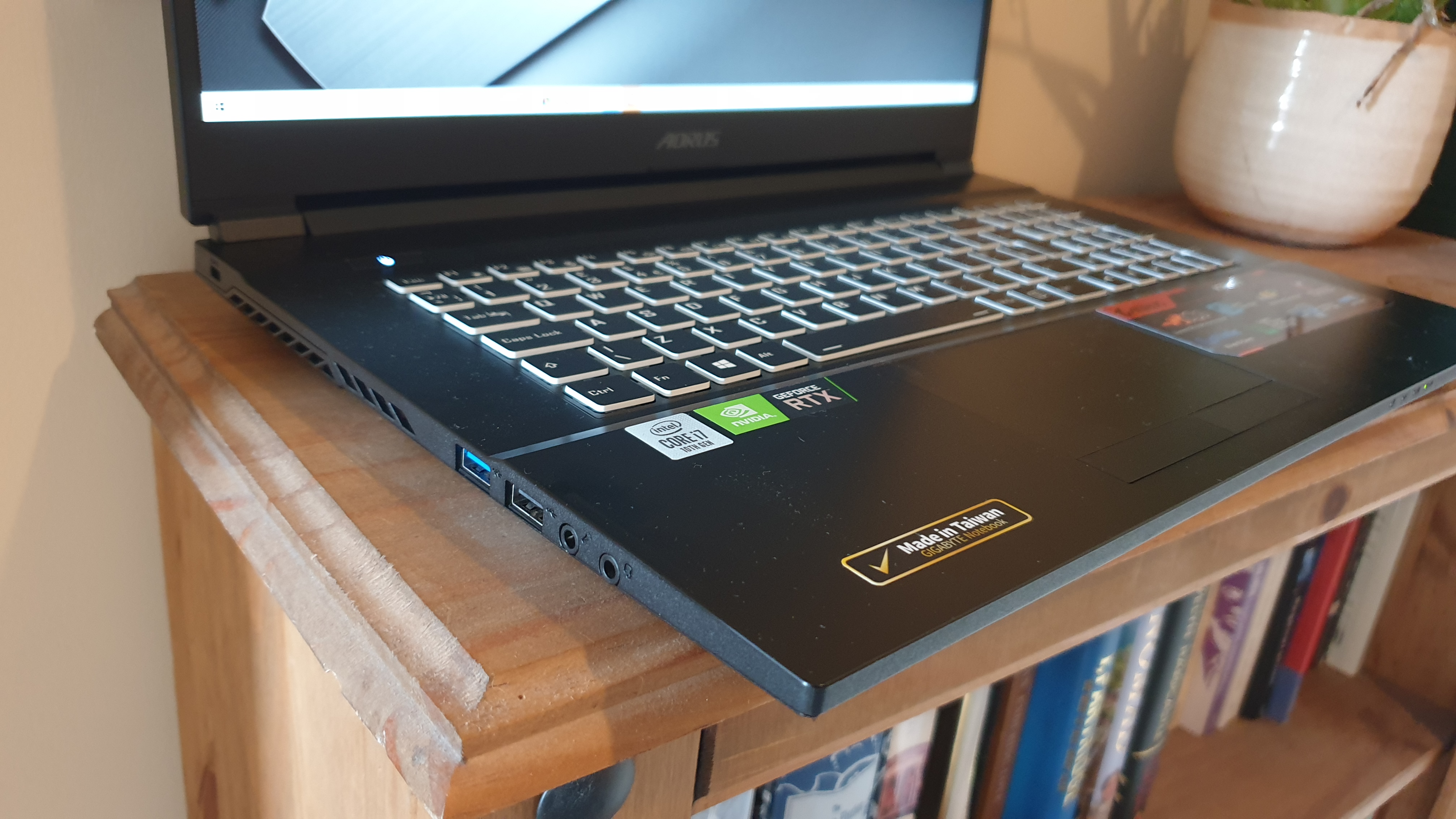 Gigabyte Aorus 7
