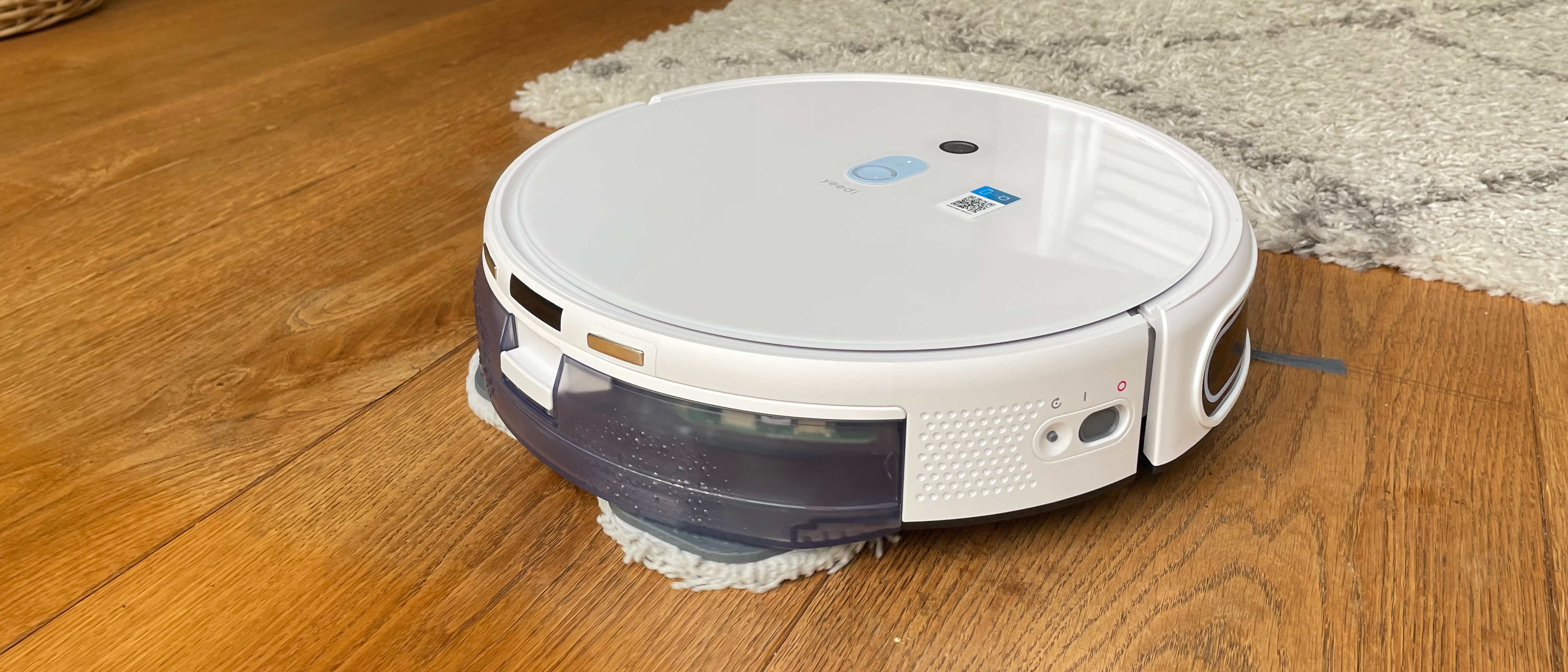 Yeedi mop station pro cleaning hard floor