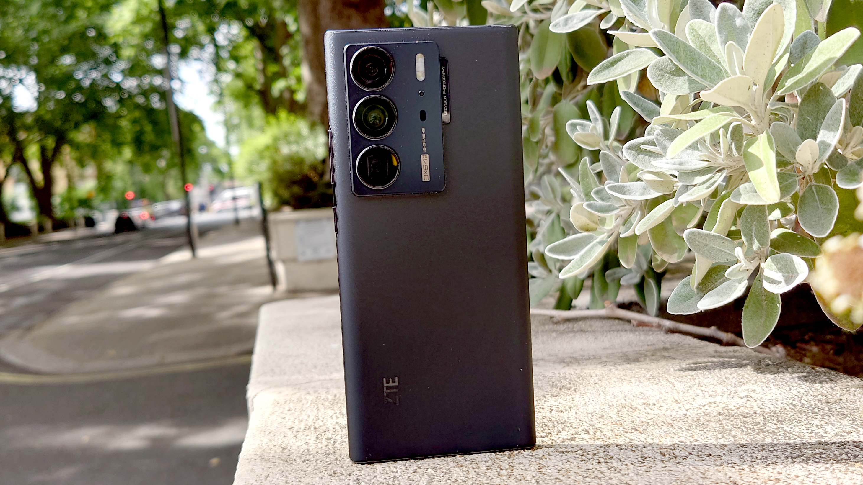 ZTE Axon 40 Ultra