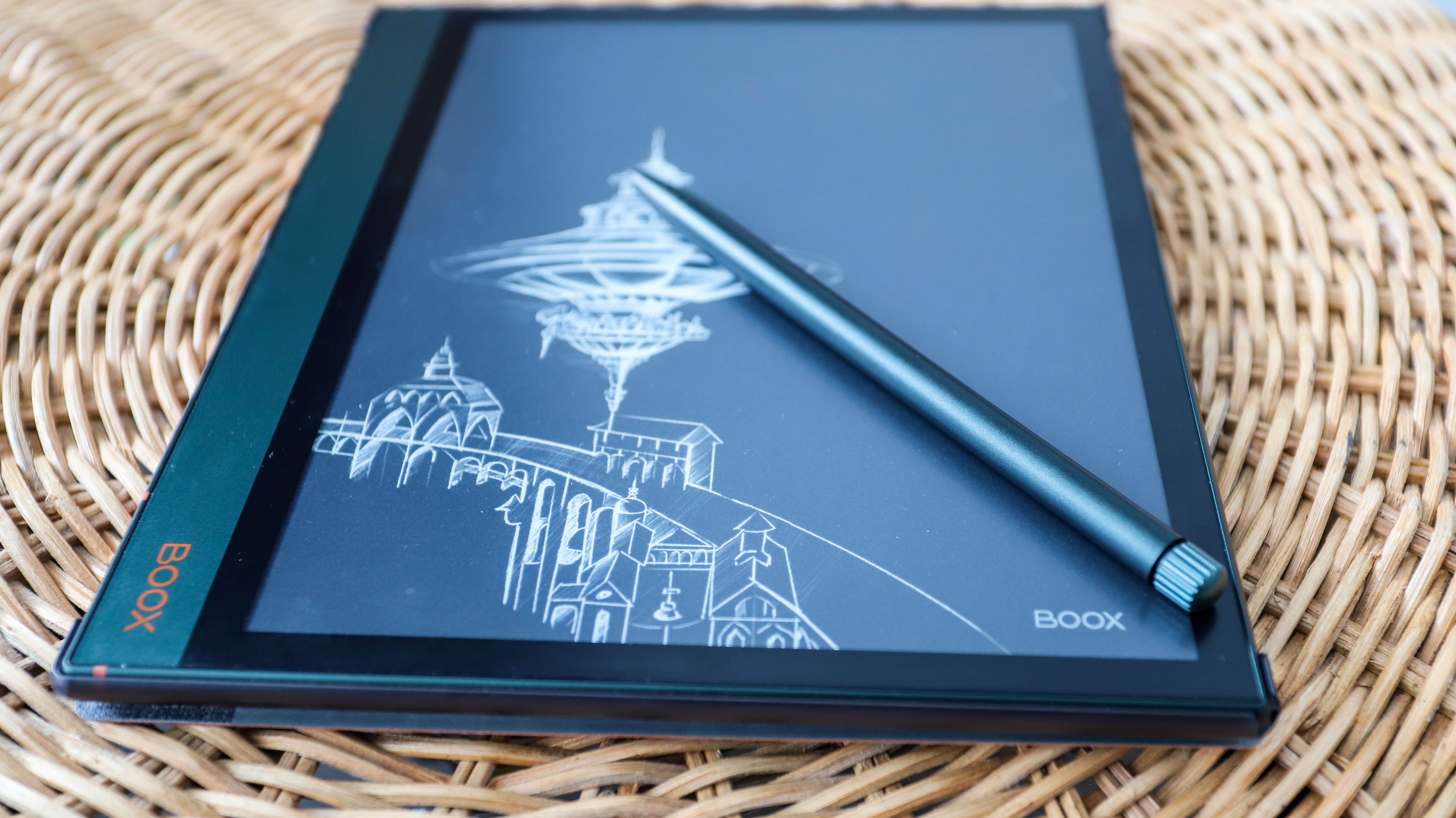The Onyx Boox Note Air 2 Plus and its stylus