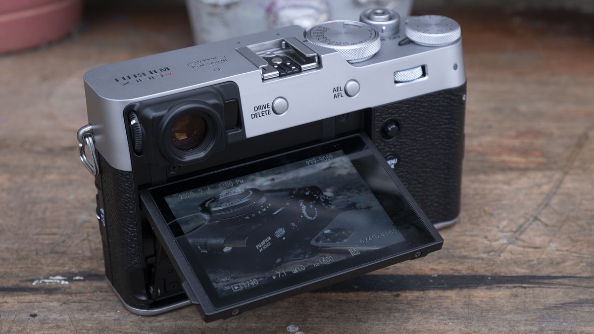 Fujifilm X100V