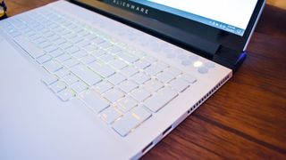 Alienware m17 R4
