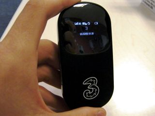 Three MiFi E585 review