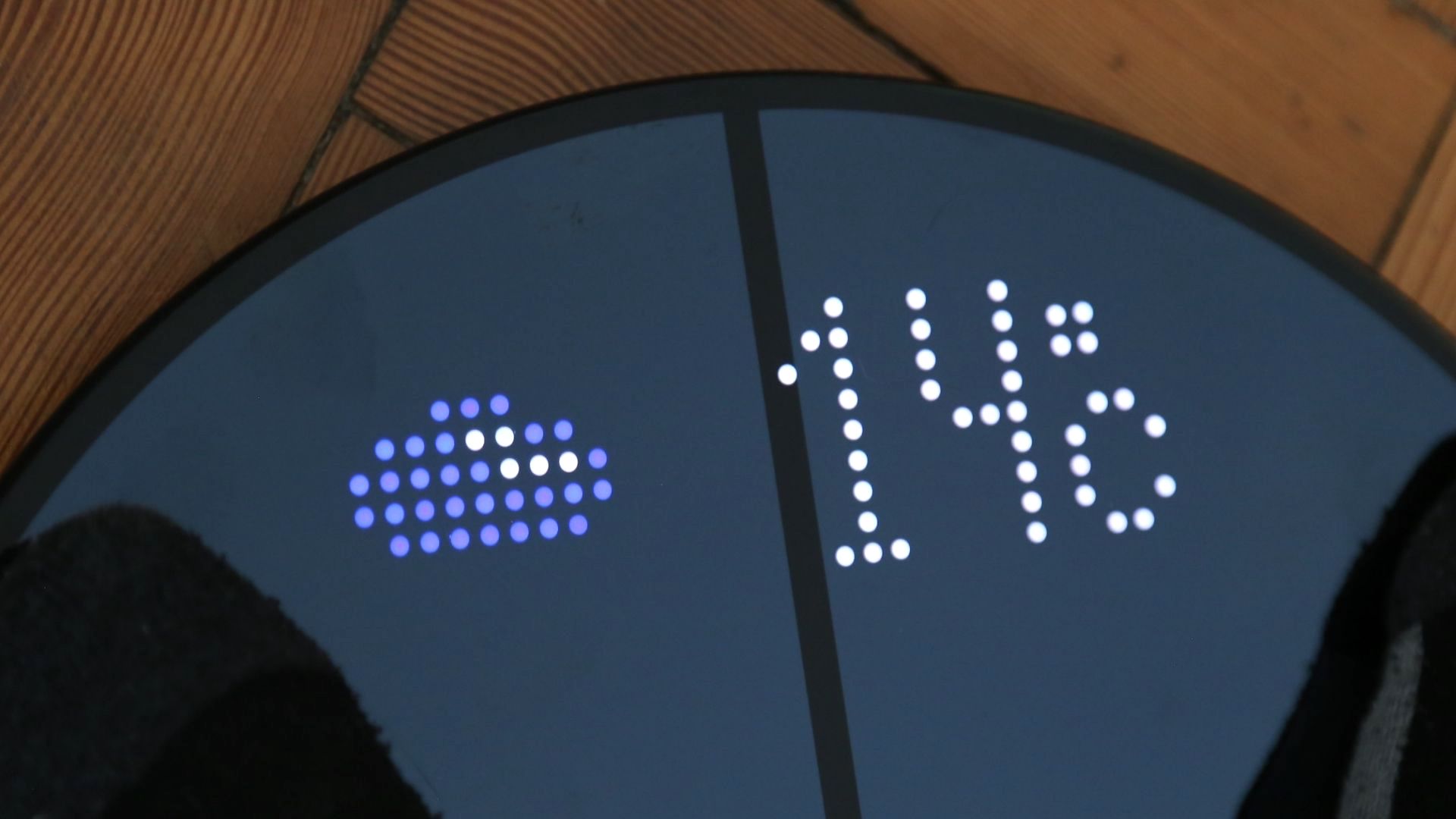 Weather report displayed on MyKronoz MyScale