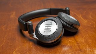 JBL Synchros E40BT review