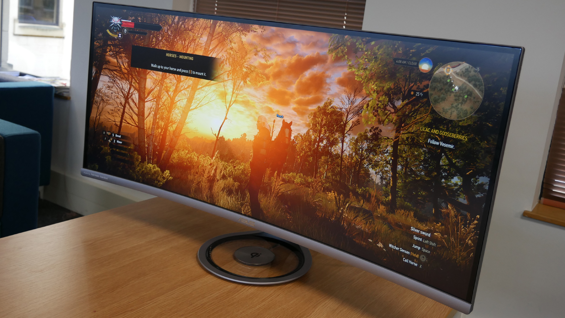 This monitor has a few nice tricks