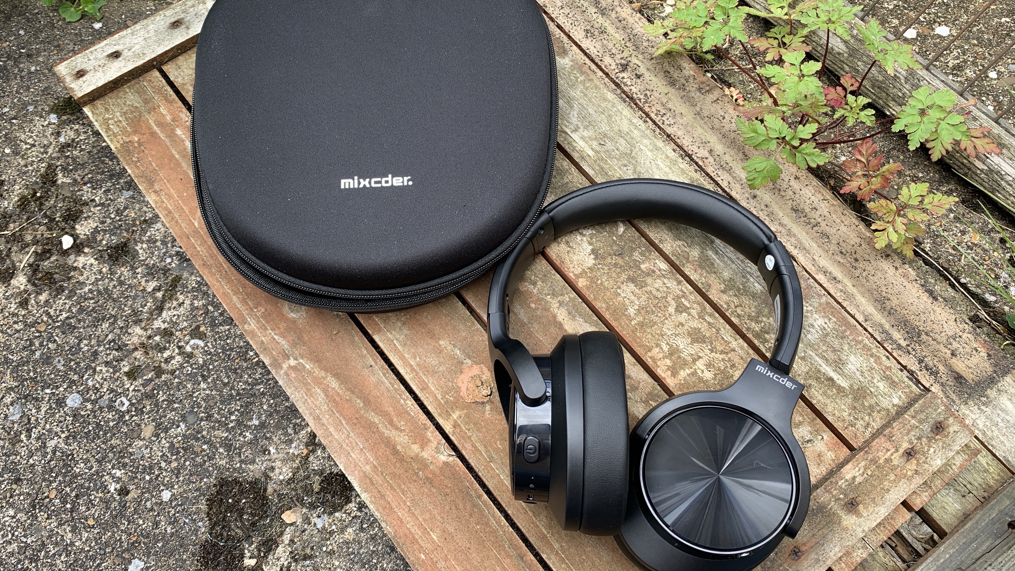 Mixcder E9