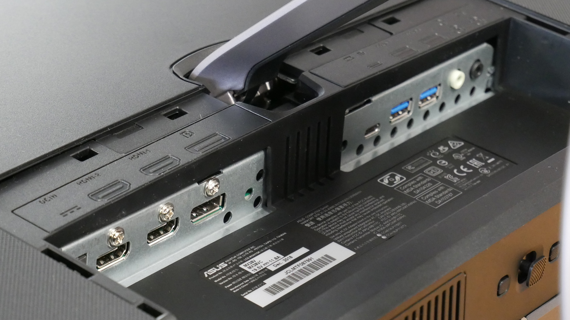 The Asus Designo Curve MX38VC&amp;nbsp;