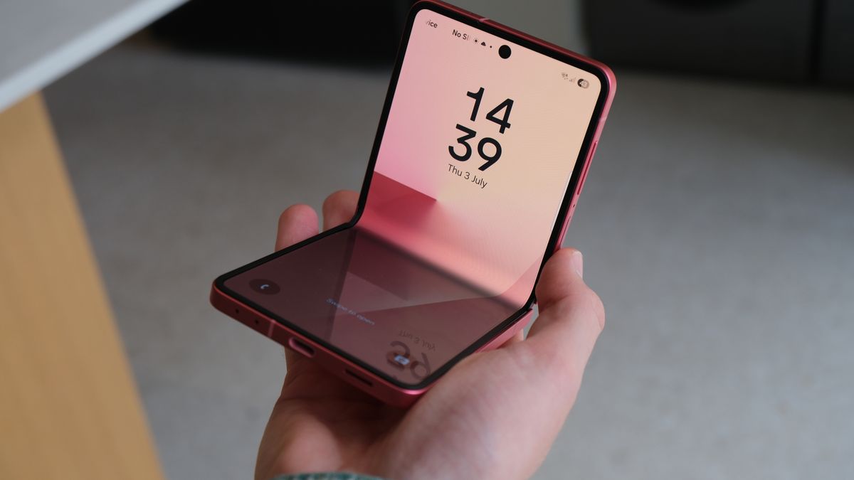 The Samsung Galaxy Z Flip 7