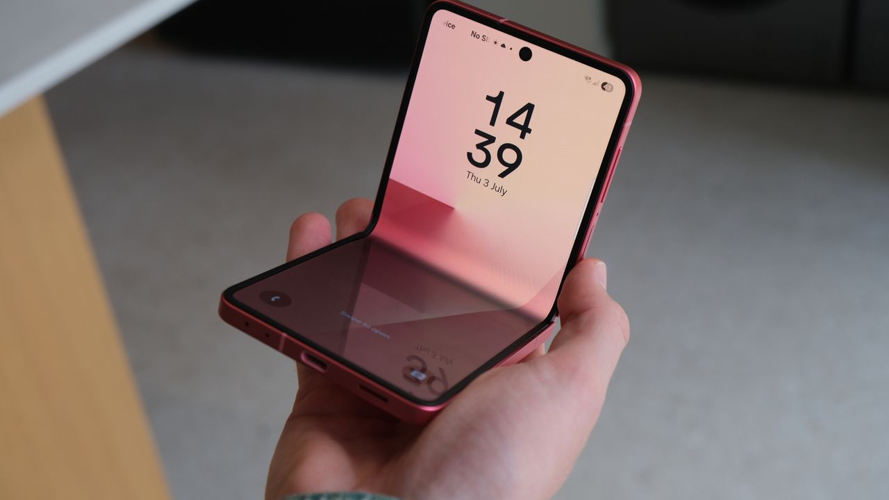 The Samsung Galaxy Z Flip 7