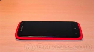 Lenovo S820