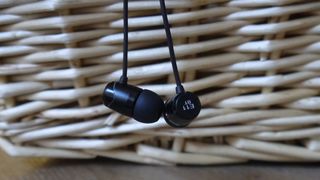 SoundMagic E11BT