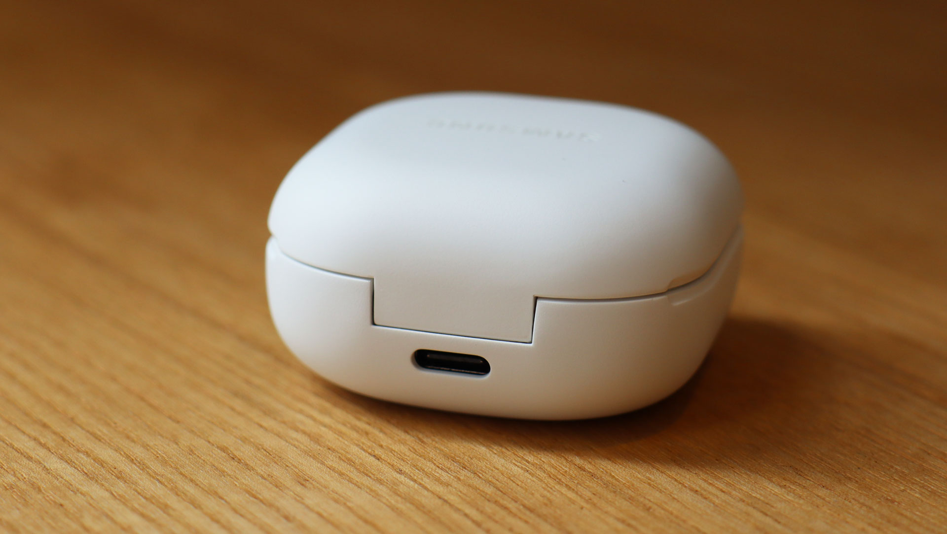 Samsung Galaxy Buds 2 Pro USB-C charge port