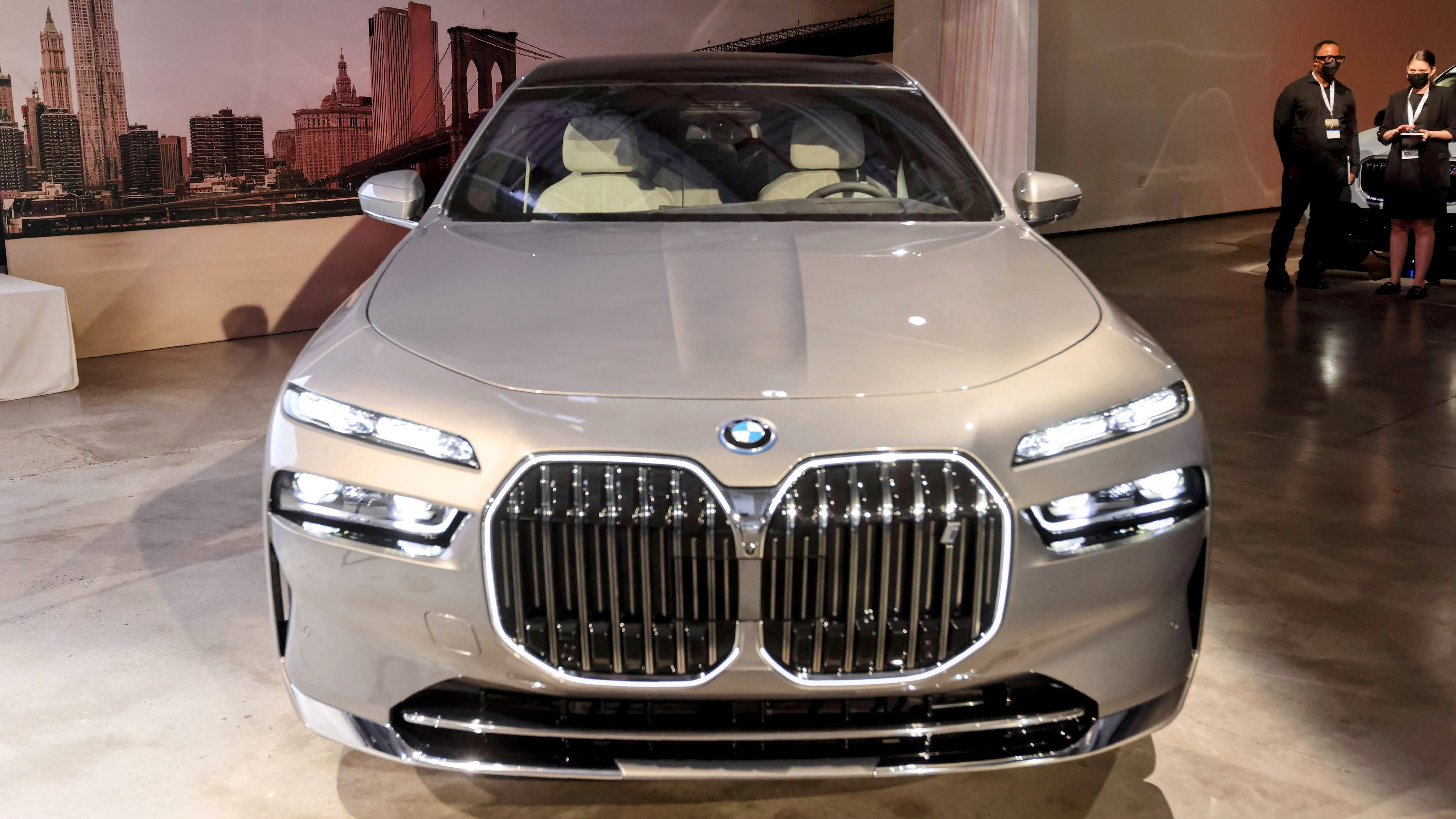 Front view of the BMW i7 parked in a studio