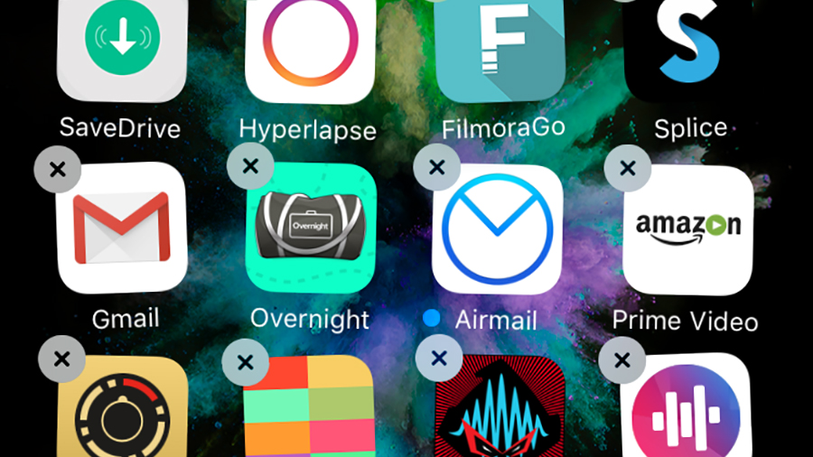 iPhone apps with Xs to show you can delete them