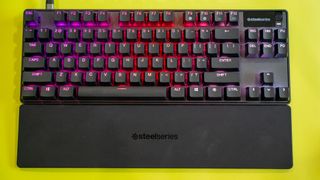 SteelSeries Apex Pro TKL on a green mouse pad