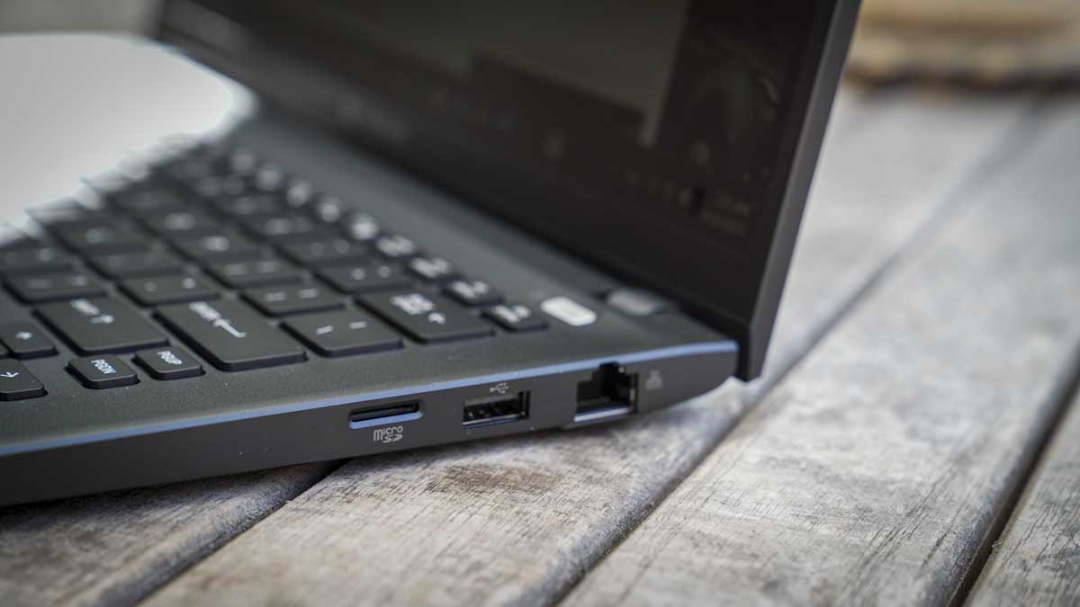 Dynabook Port&amp;eacute;g&amp;eacute; X40-M