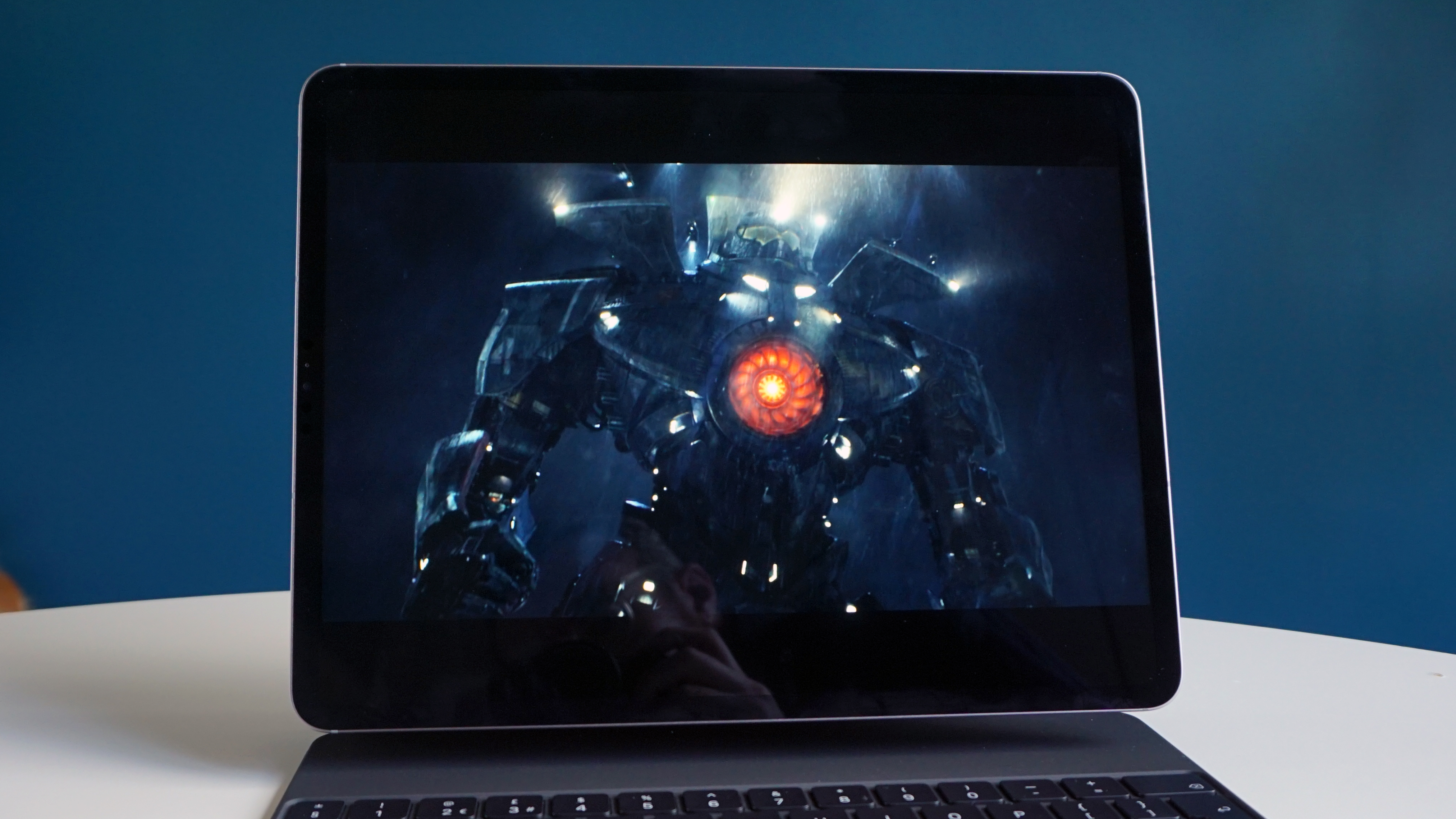 iPad Pro 12.9 (2022) on table