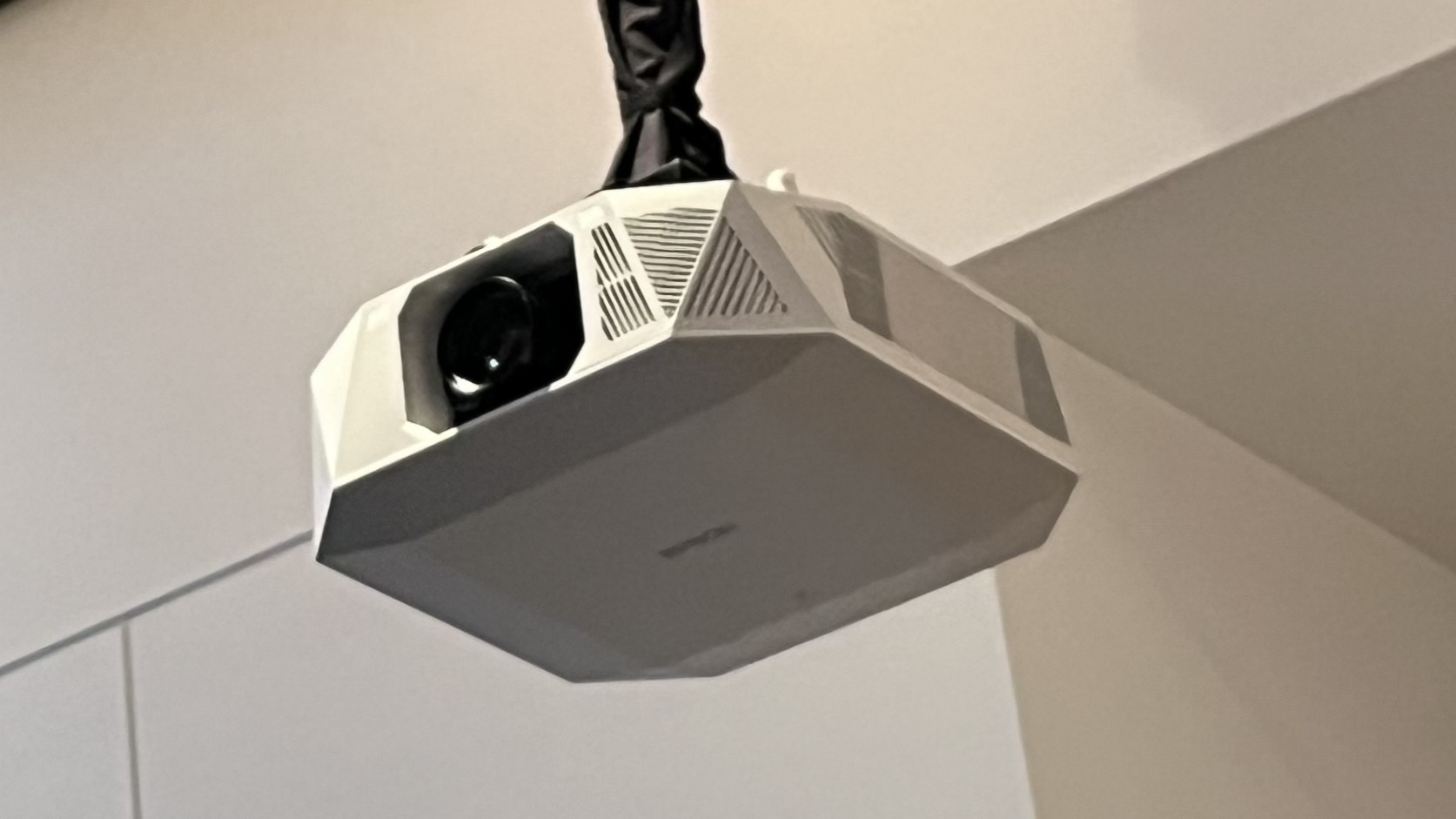 Epson QL7000 mounted from ceiling