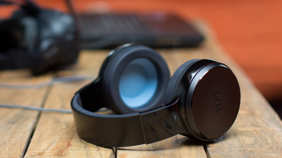 Sennheiser's Ambeo Smart Headset will bring binaural recording to phones.