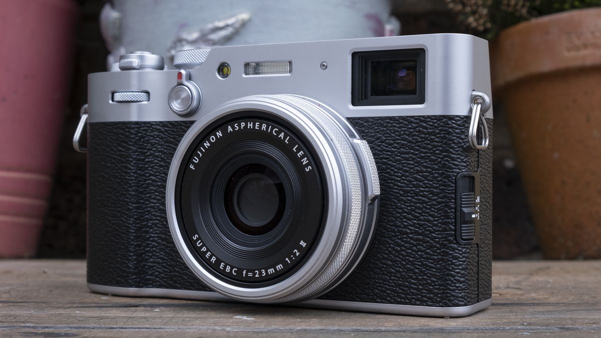 Fujifilm X100V