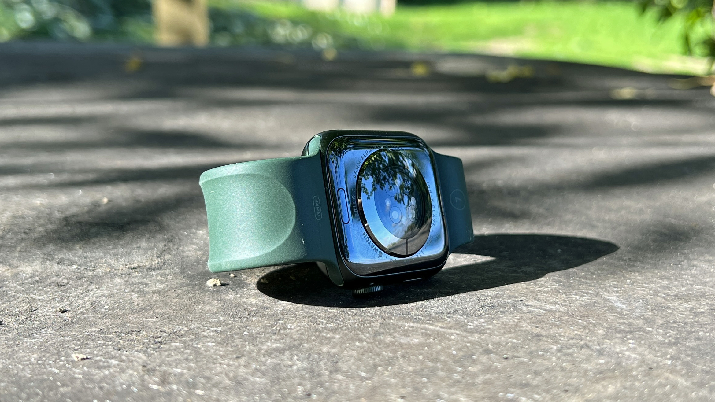 Apple Watch 7 in outdoor test