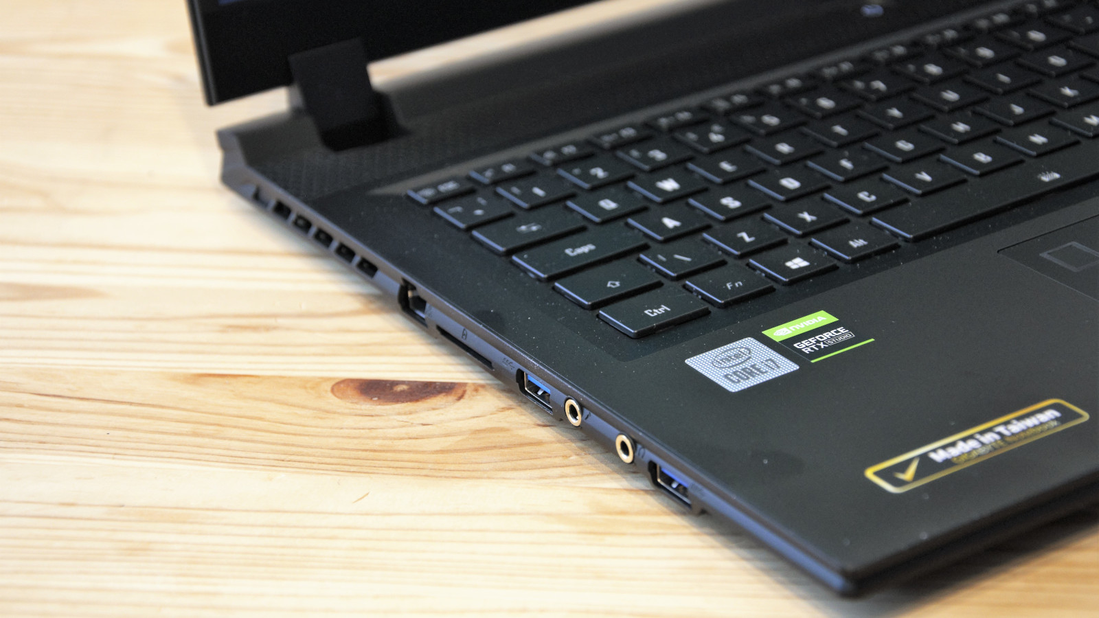 Gigabyte Aero 17 HDR XC
