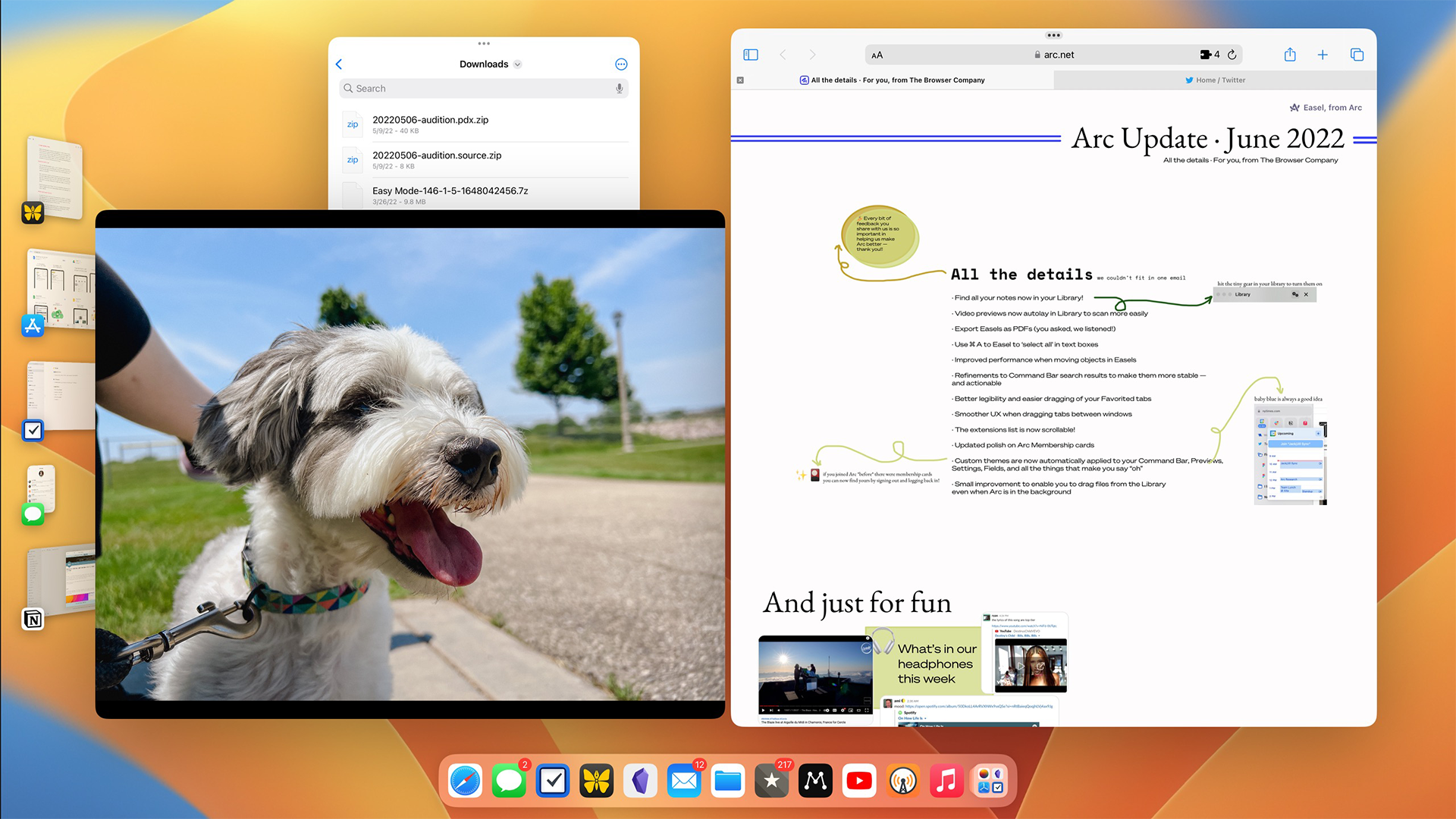 iPadOS 16 in use with Stage Manager