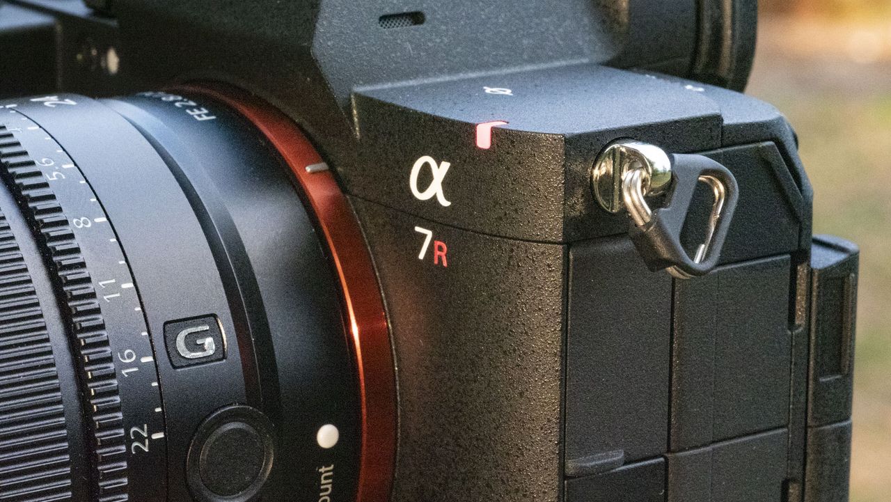 Closeup of the Sony A7R VI camera's tally lamp