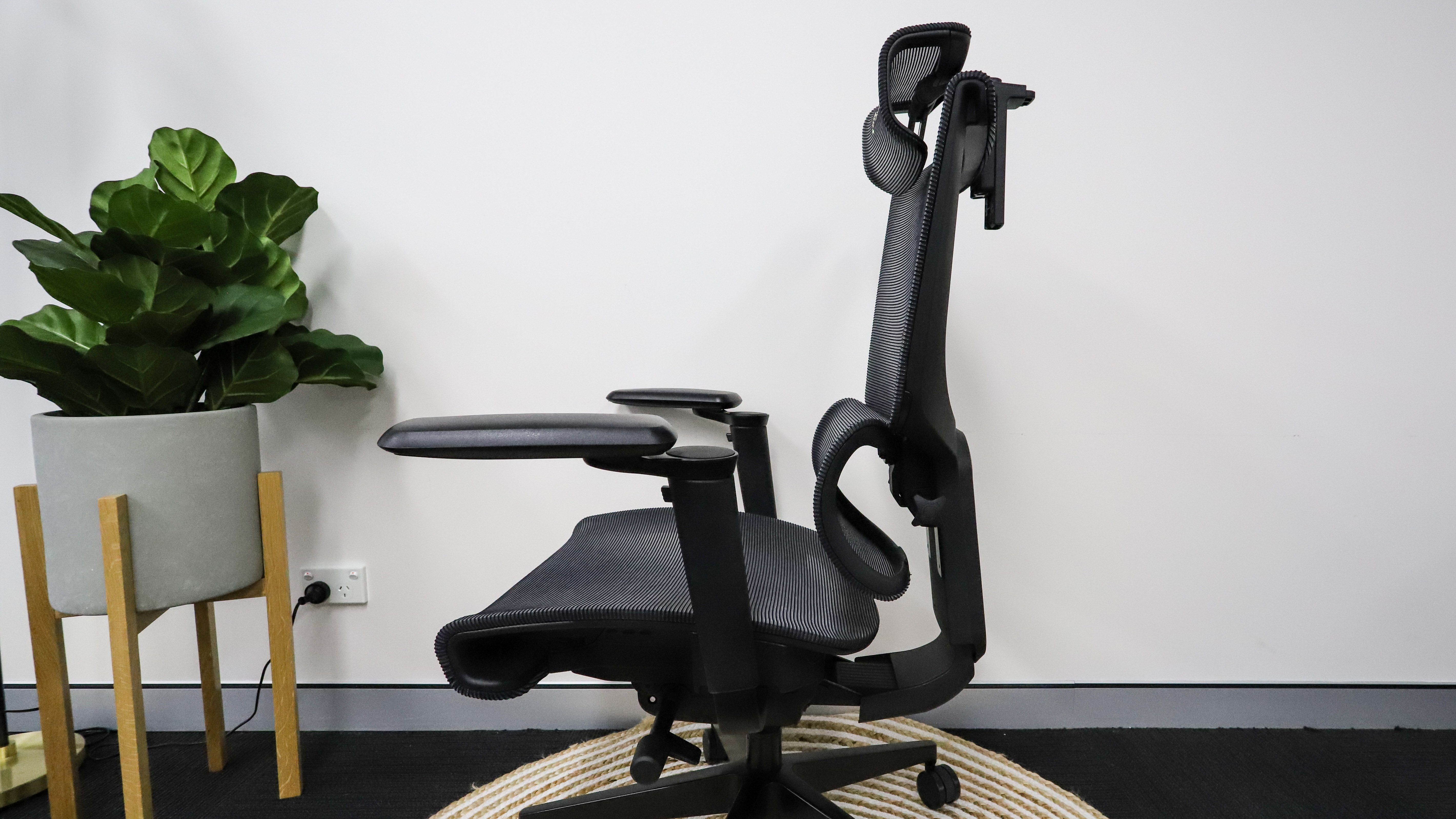 Side profile of the ErgoTune Supreme V3