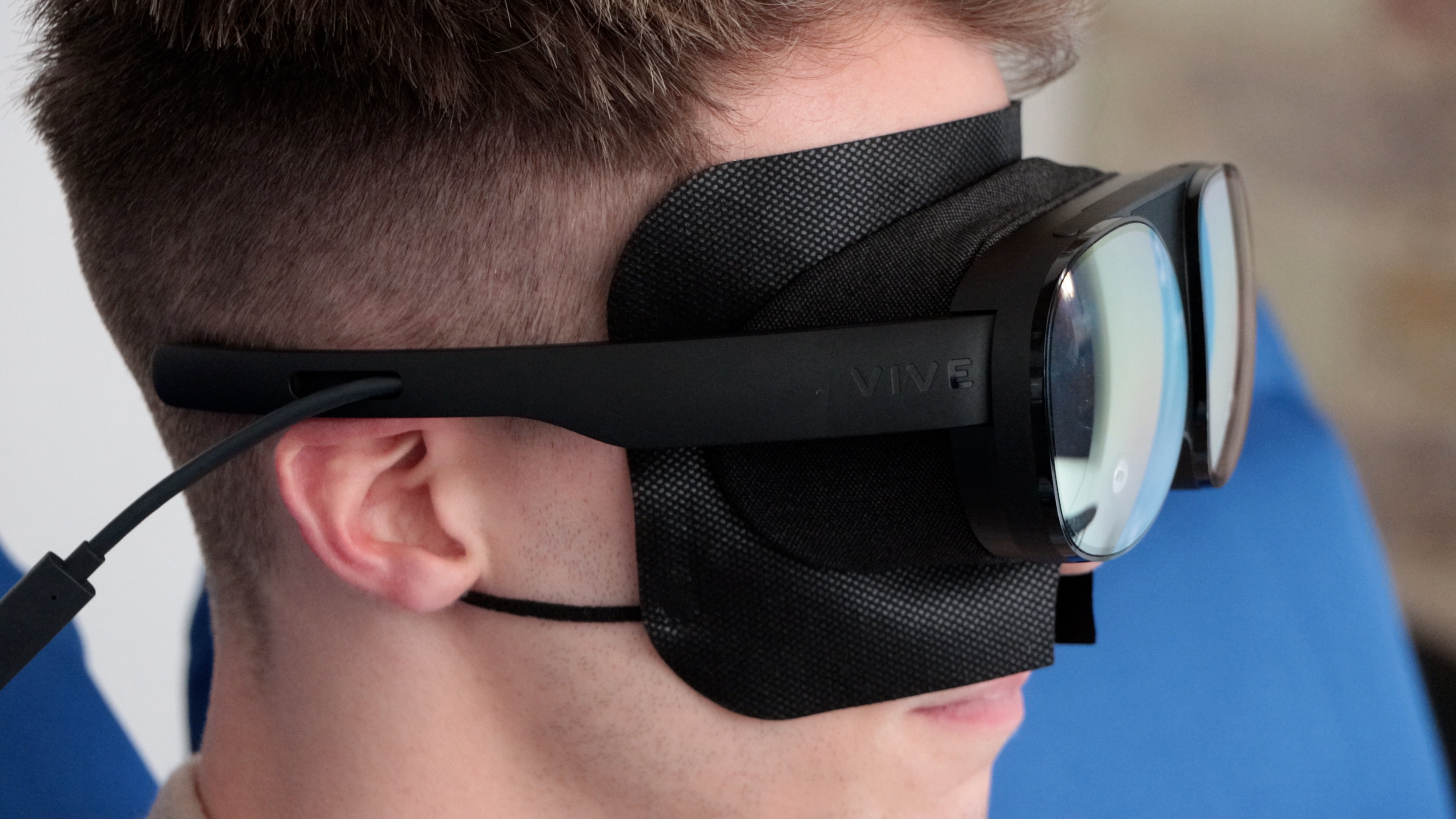 Super close up shot of HTC Vive Flow on Axel
