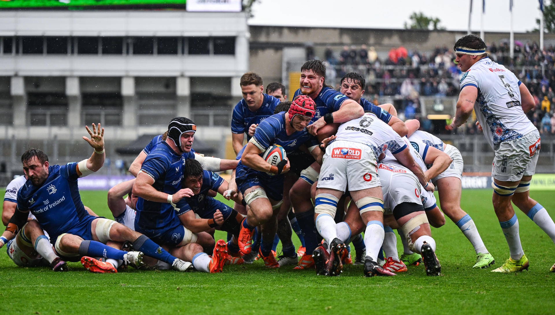 Josh van der Flier of Leinster peels away from the maul on the way to scoring a try during the United Rugby Championship Grand Final match between Leinster and Vodacom Bulls at Croke Park in Dublin.