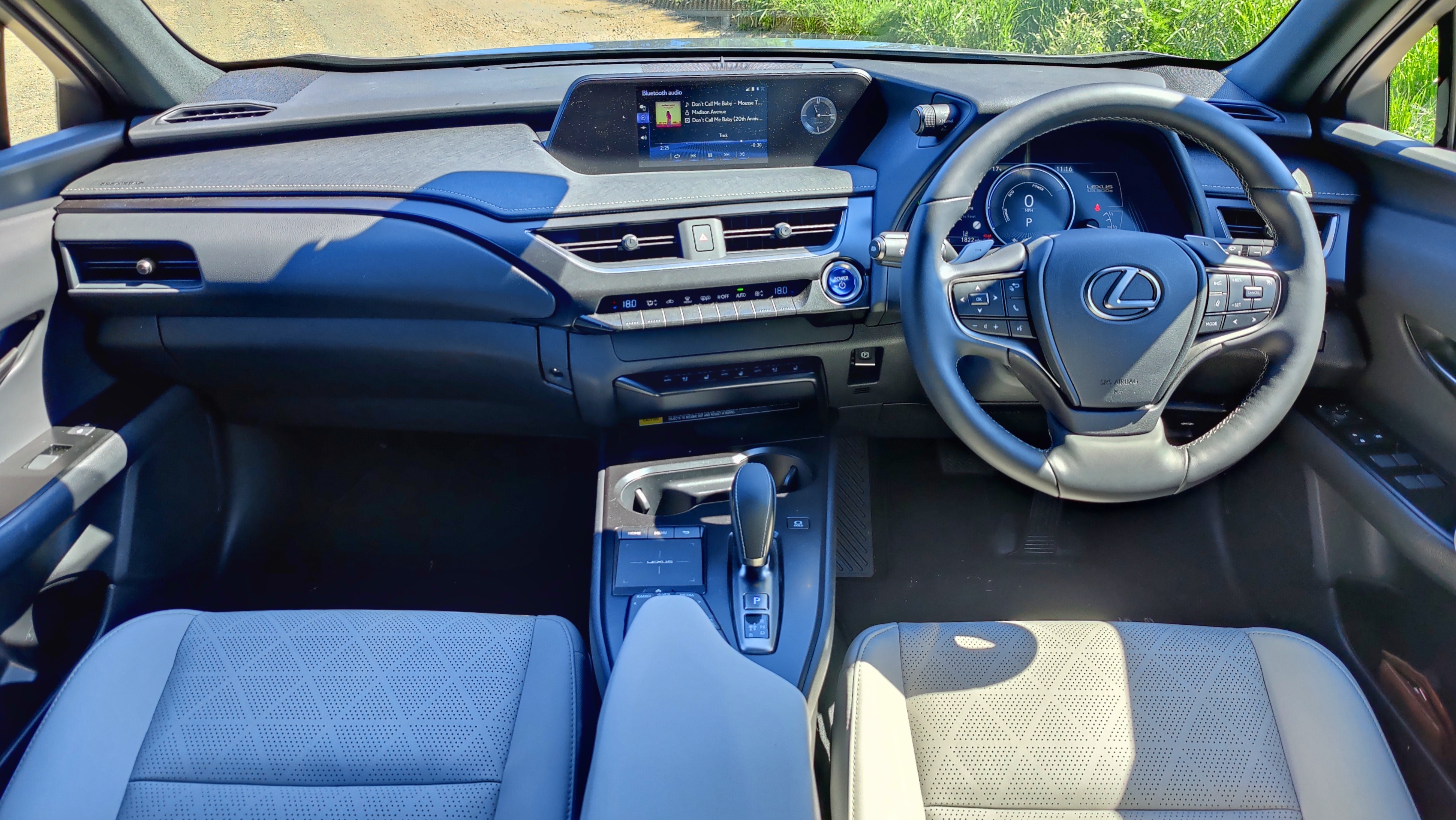 Lexus UX 300e
