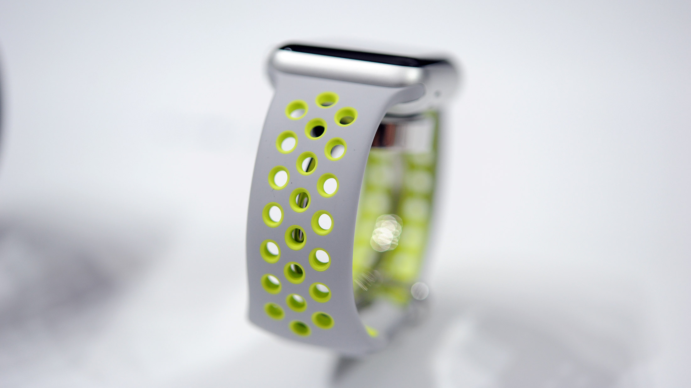 The fluoroelastomer band is great