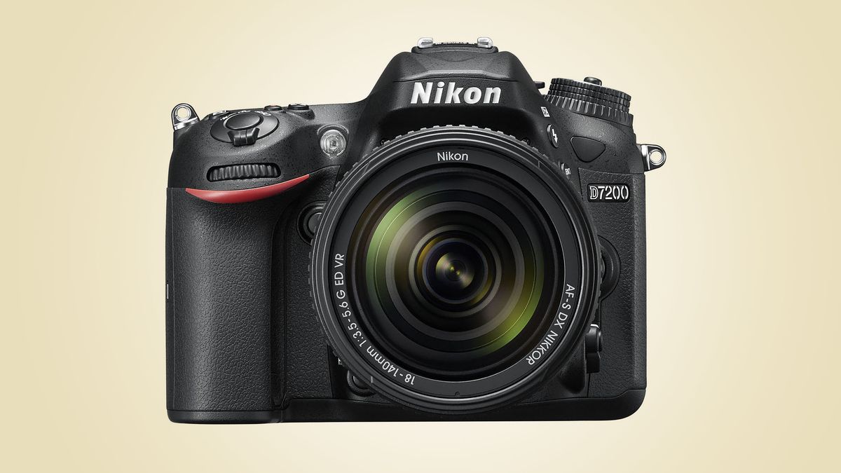 Nikon D7200 front