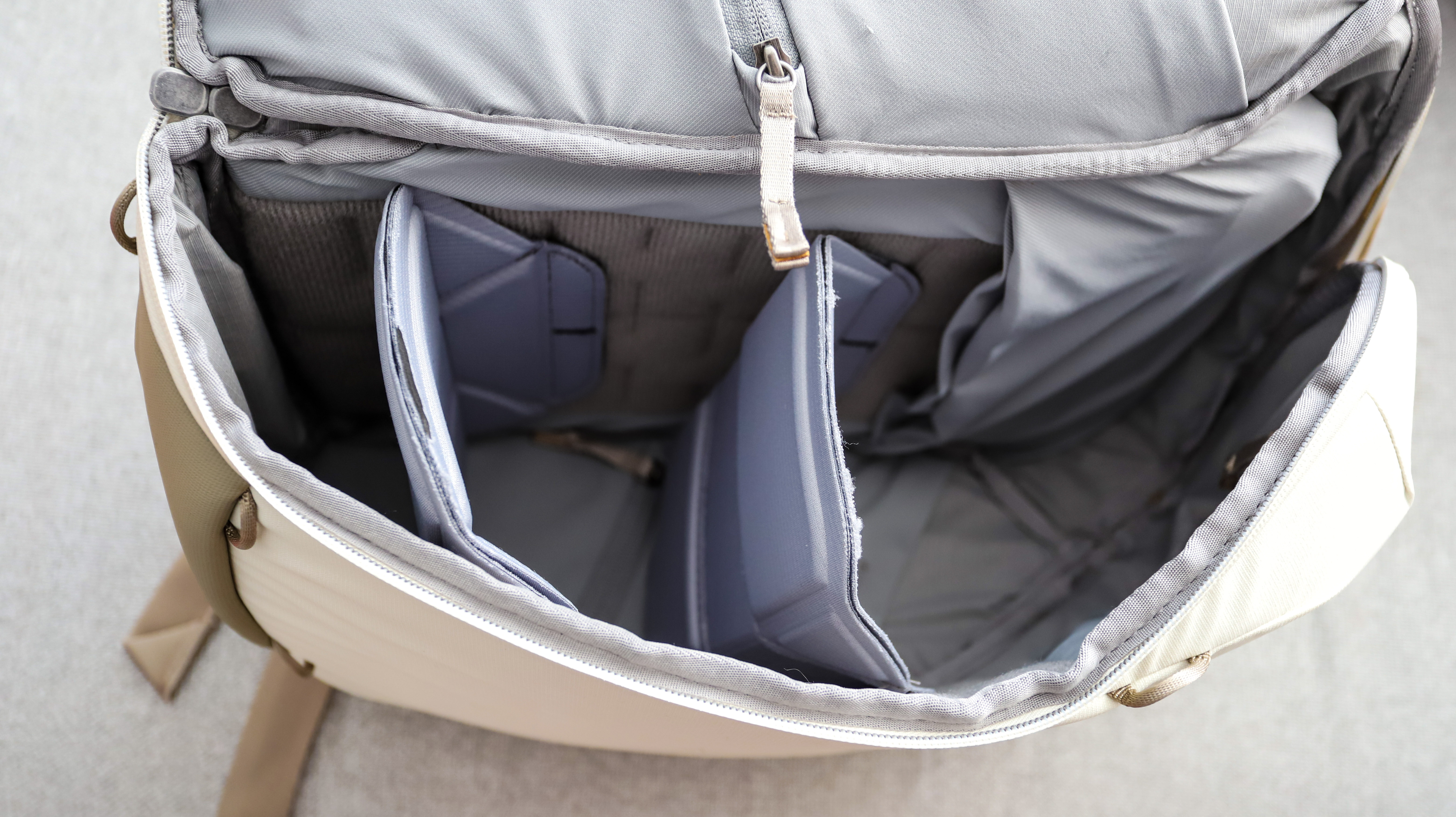 Peak Design Everyday Backpack Zip side access and FlexFold dividers