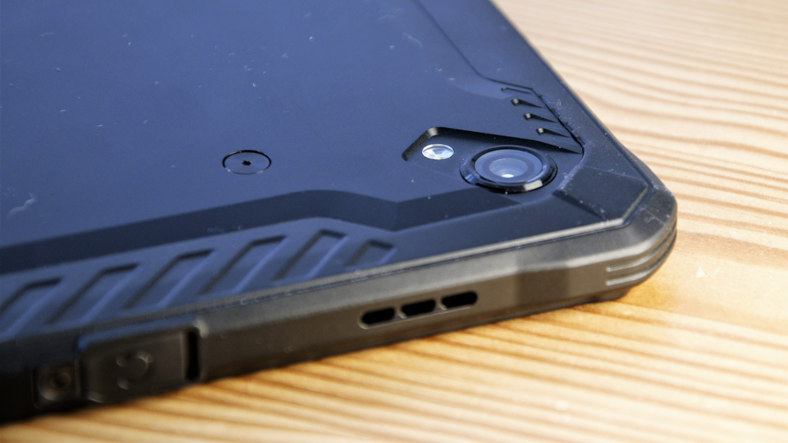Doogee R10 rugged tablet